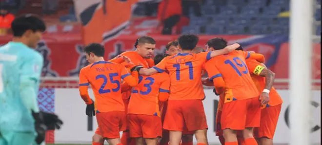 开云体育平台APP-包含亚洲俱乐部在赛场上遭遇突发状况的词条